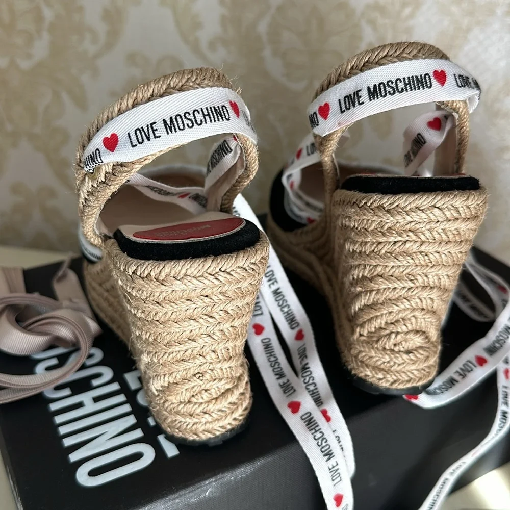 Love Moschino wedges